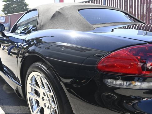 Used 2003 Dodge Viper SRT-10 image 12