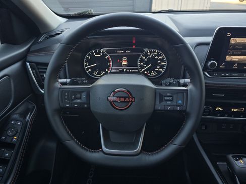 Certified 2025 Nissan Rogue SV image 15