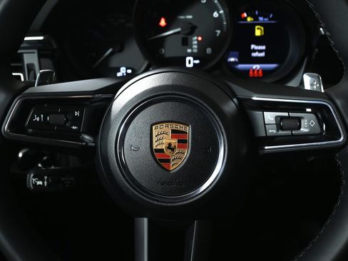 Used 2026 Porsche Macan AWD/4WD image 19