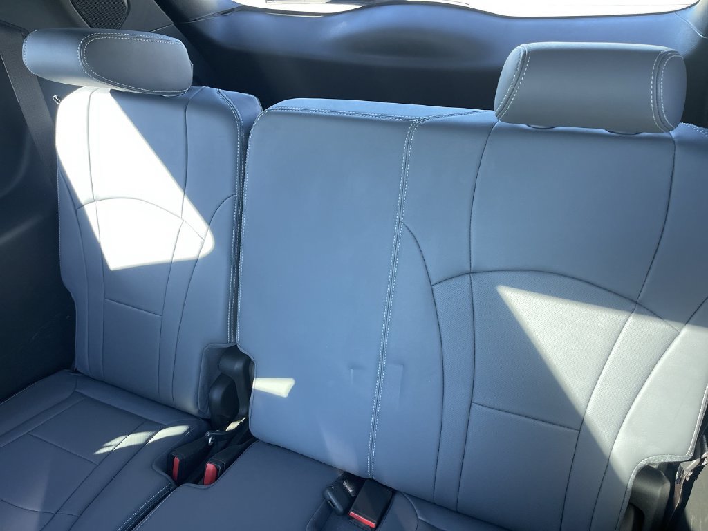 Used 2022 Buick Enclave Premium AWD/4WD image 29