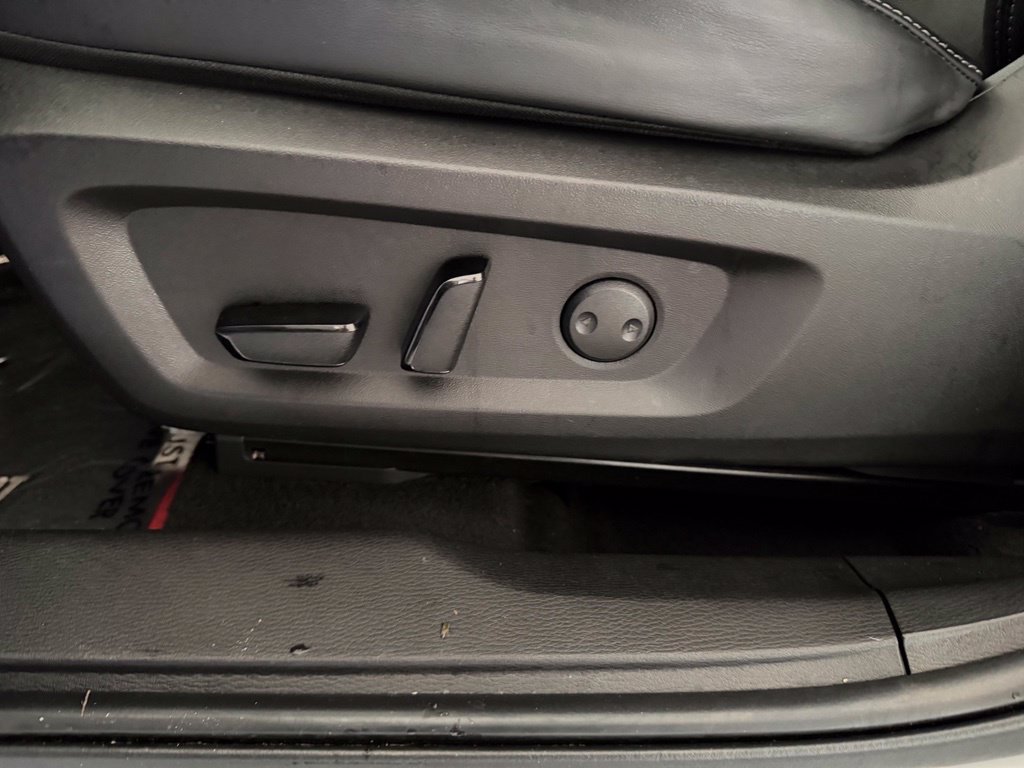 Used 2023 Mitsubishi Outlander 4WD Plug-In Hybrid image 39