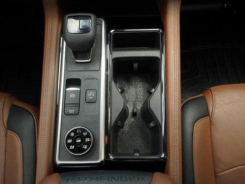 Used 2022 Nissan Pathfinder Platinum w/ Cargo Package image 16