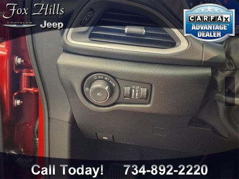 New 2025 Chrysler Pacifica Select w/ Fav Edition Package image 16