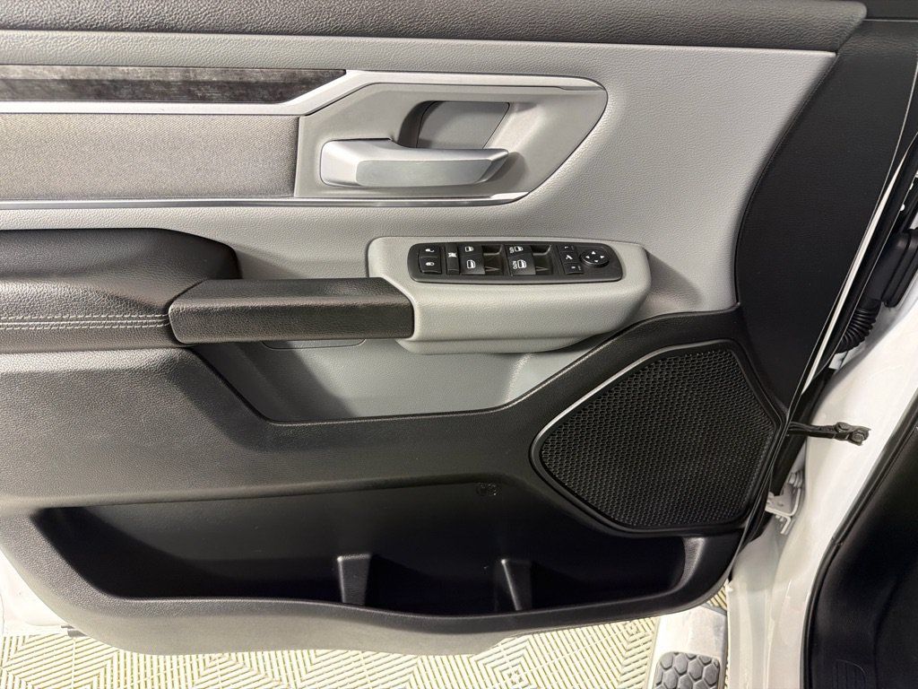 Used 2019 RAM 1500 Big Horn AWD/4WD image 11