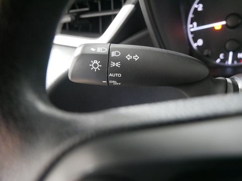 Used 2024 Toyota Corolla LE FWD image 32