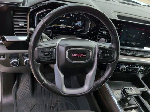 Used 2022 GMC Sierra 1500 SLT w/ SLT Convenience Package image 17