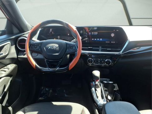 Certified 2024 Chevrolet Trax RS w/ Sunroof Package FWD image 10