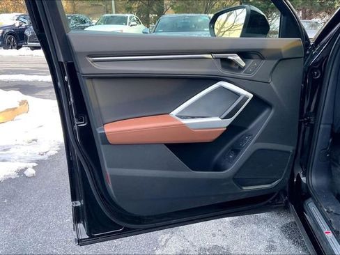 Used 2023 Audi Q3 2.0T Premium w/ Convenience Package image 19