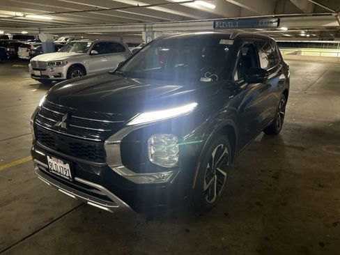 Used 2023 Mitsubishi Outlander SEL image 4