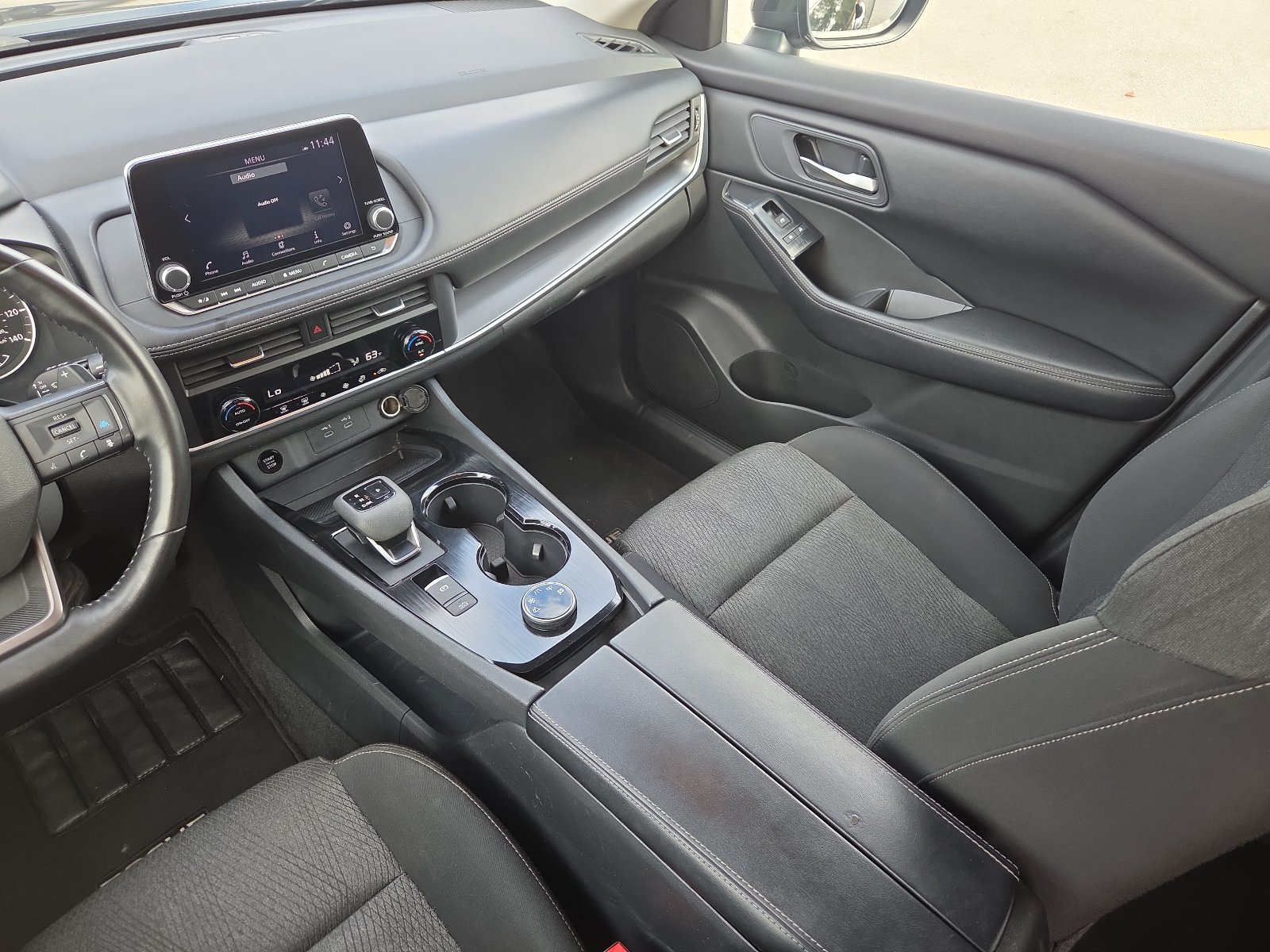 Used 2025 Nissan Rogue SV AWD/4WD image 12