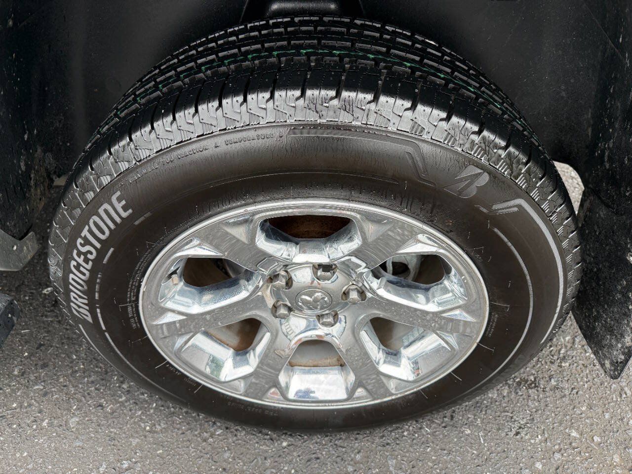 Used 2017 RAM 1500 Laramie w/ Convenience Group AWD/4WD image 10