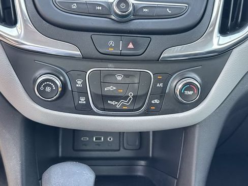 Used 2023 Chevrolet Equinox LS FWD image 17