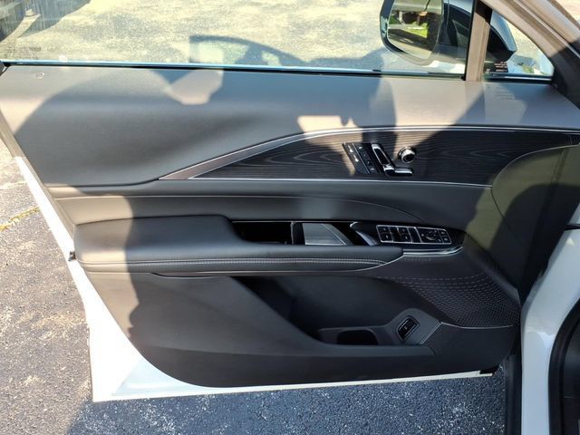 Certified 2025 Cadillac Lyriq Luxury AWD/4WD image 25