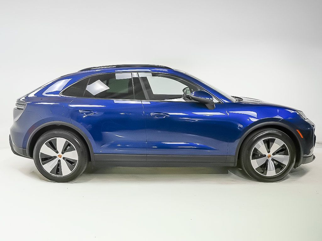 Certified 2024 Porsche Macan 4 Electric AWD/4WD image 8