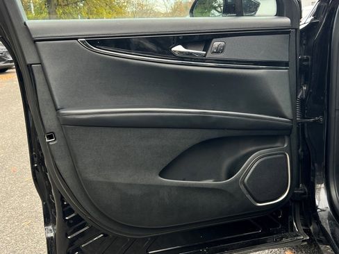 Certified 2023 Lincoln Nautilus Reserve image 16