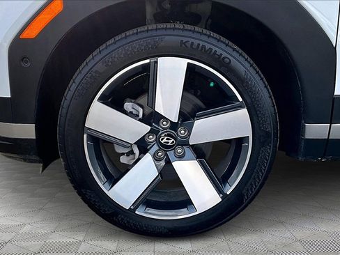 Used 2025 Hyundai Santa Fe Limited image 9