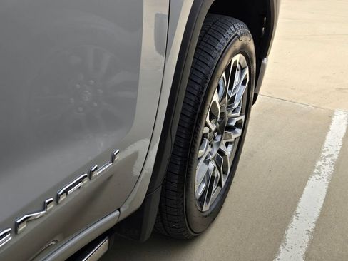 Used 2026 GMC Sierra 1500 Denali Ultimate AWD/4WD image 8