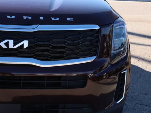 Used 2022 Kia Telluride EX w/ EX Premium Package image 15
