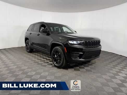Certified 2025 Jeep Grand Cherokee Altitude AWD/4WD image 1