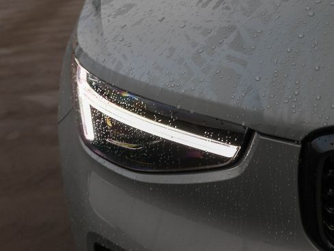 New 2025 Volvo XC40 B5 Plus w/ Protection Package Premier image 16