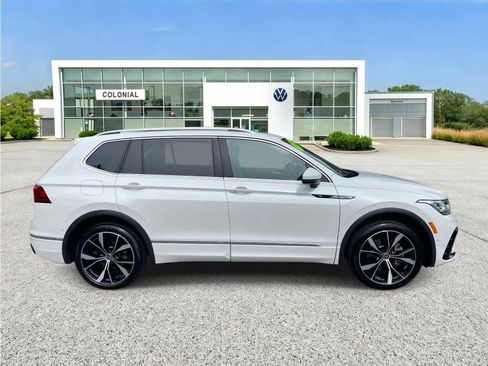 Certified 2023 Volkswagen Tiguan SEL R-Line AWD/4WD image 6