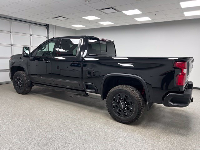 Used 2024 Chevrolet Silverado 3500 High Country w/ Technology Package AWD/4WD image 7