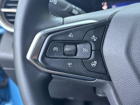 Used 2025 Chevrolet Trax ACTIV w/ Sunroof Package FWD image 22