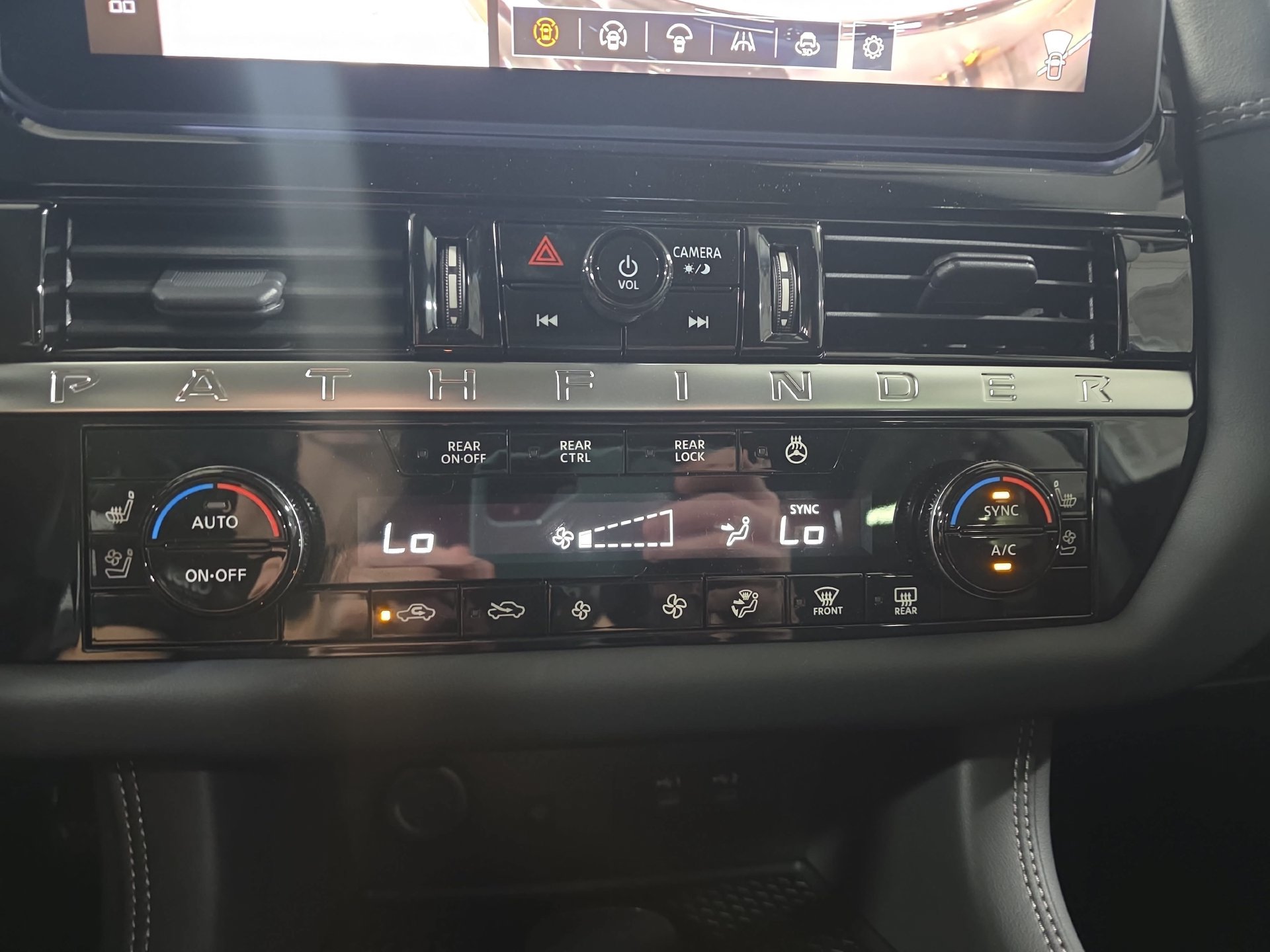New 2026 Nissan Pathfinder Platinum FWD image 24