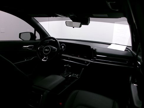 Used 2024 Kia Sportage X-Pro image 3