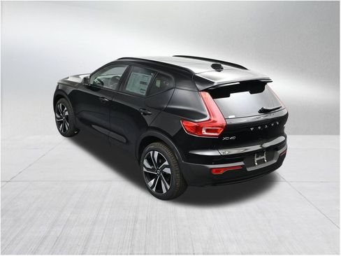 New 2026 Volvo XC40 B5 Ultra AWD/4WD image 15