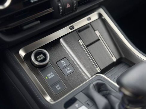 Used 2024 Lexus GX 550 w/ Accessory Package (Z1) AWD/4WD image 19