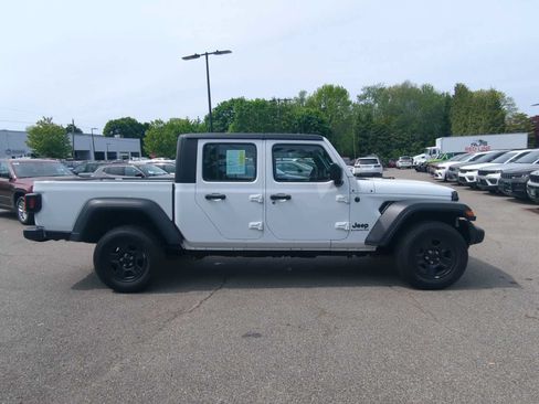 Used 2022 Jeep Gladiator Sport w/ Trailer Tow Package AWD/4WD image 7