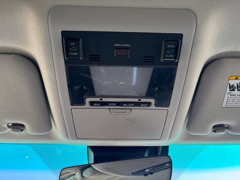 Certified 2016 Toyota Land Cruiser image 27