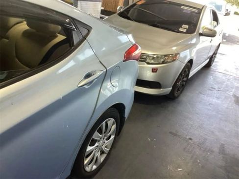 Used 2012 Hyundai Elantra GLS FWD image 22