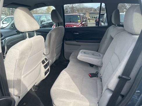 Used 2021 Honda Pilot EX image 16