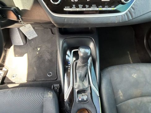 Used 2021 Toyota Corolla LE FWD image 25