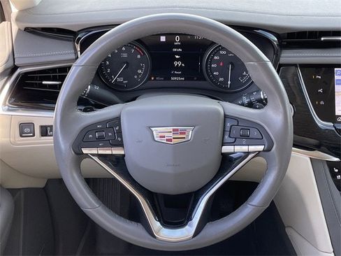 Used 2023 Cadillac XT6 Premium Luxury w/ Technology Package image 12