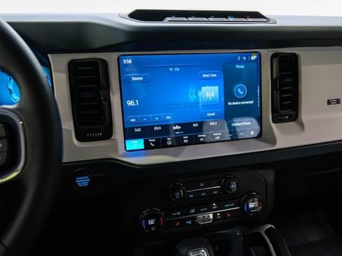 Used 2025 Ford Bronco Heritage Edition image 42