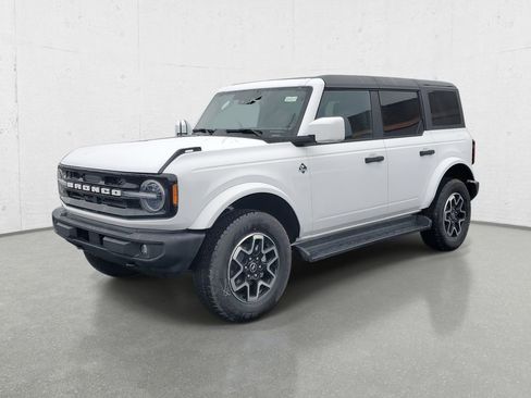 New 2026 Ford Bronco Outer Banks AWD/4WD image 4