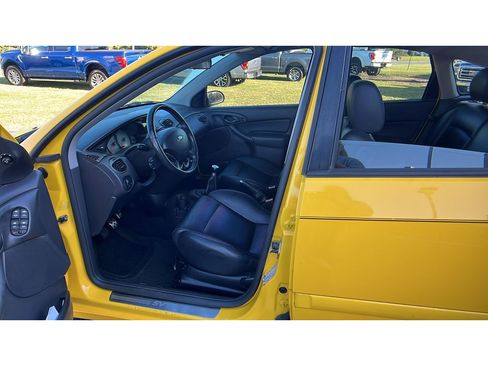 Used 2004 Ford Focus SVT image 14