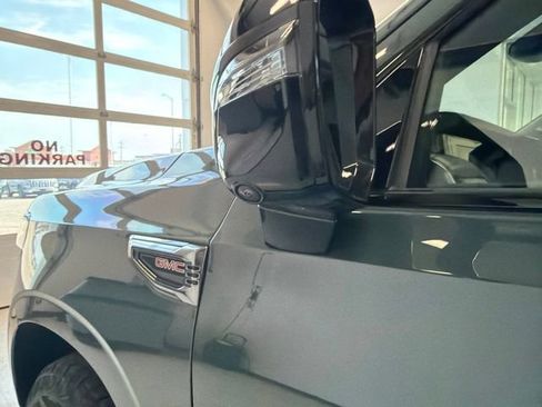 Used 2026 GMC Yukon AT4 w/ LPO, Floor Liner Package AWD/4WD image 10
