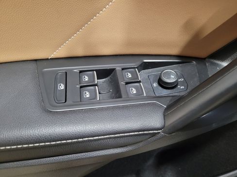 Used 2022 Volkswagen Tiguan SE image 27