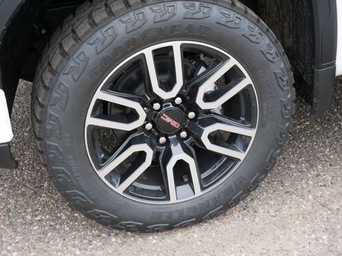 New 2026 GMC Sierra 1500 AT4 w/ AT4 Premium Package AWD/4WD image 9