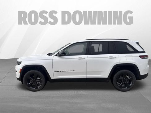 Used 2023 Jeep Grand Cherokee Limited w/ Black Appearance Package RWD image 2