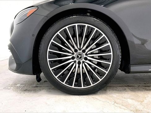 Used 2025 Mercedes-Benz E 350 4MATIC Sedan image 10