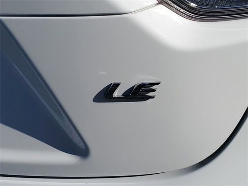 Used 2025 Toyota Corolla LE image 8