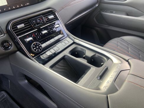 Certified 2025 Nissan Armada PRO-4X image 15