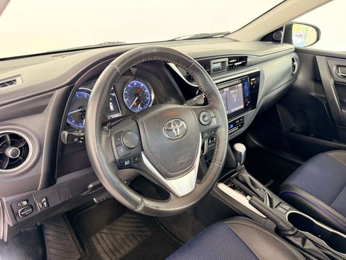 Used 2017 Toyota Corolla SE w/ SE Premium Package image 4