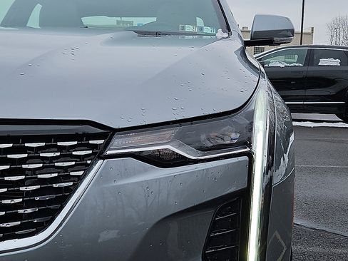 Certified 2025 Cadillac CT4 Luxury image 9