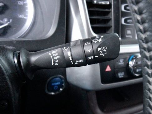 Used 2017 Toyota Highlander Limited image 22